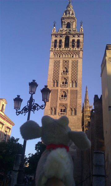 olivia-en-sevilla-giralda